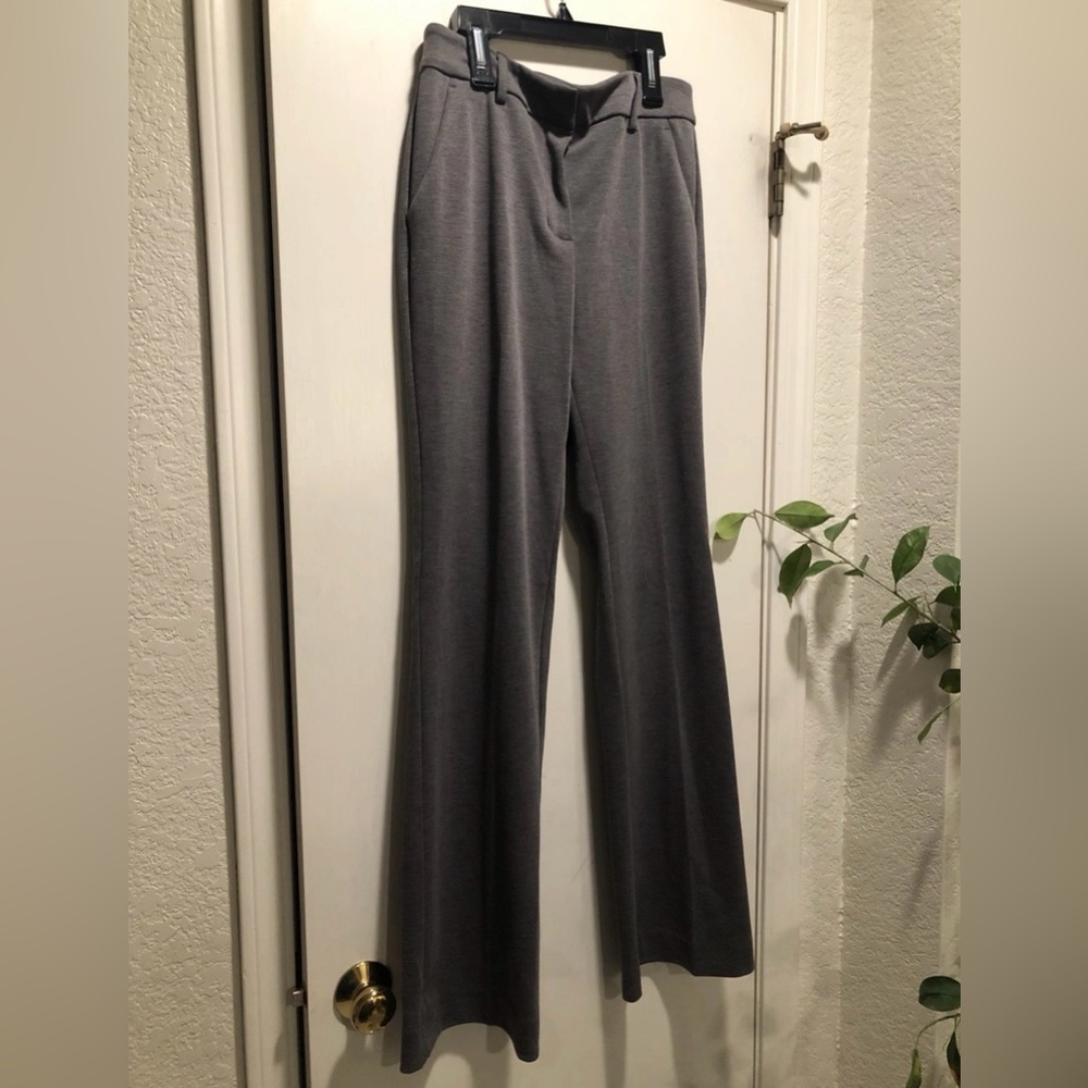 NWT Simply Vera Women’s Flared Gray Stretch Pants Size 6